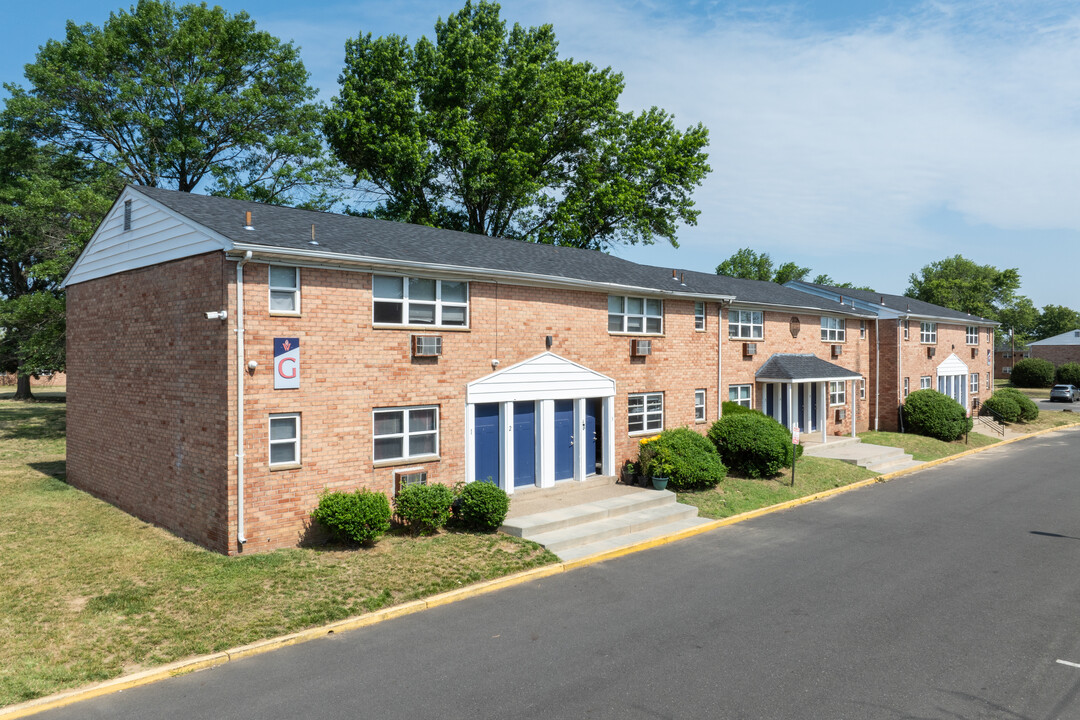 Willow Pointe Apartments in Burlington, NJ - Building Photo