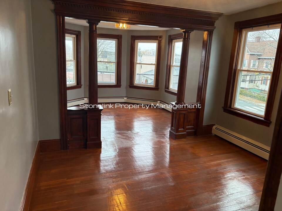 313 Branch Ave in Providence, RI - Building Photo