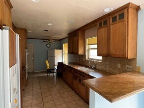 8814 Birdwood Rd in Houston, TX - Building Photo - Building Photo