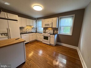 317 W 4th Ave in Conshohocken, PA - Building Photo - Building Photo