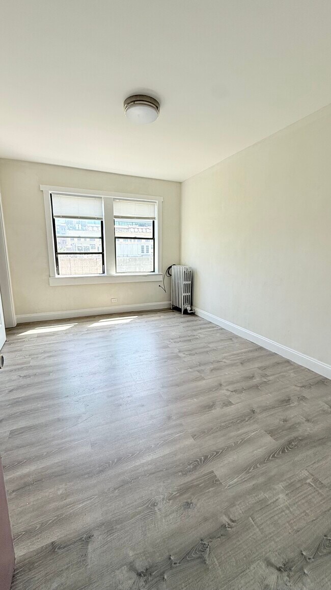 property at 839 W Sheridan Rd