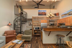 280 Mahoney Dr in Telluride, CO - Building Photo