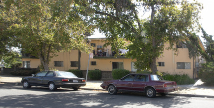 9201 Bancroft Ave in Oakland, CA - Building Photo - Building Photo