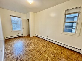 1576 Tremont St, Unit 2 Apartamentos