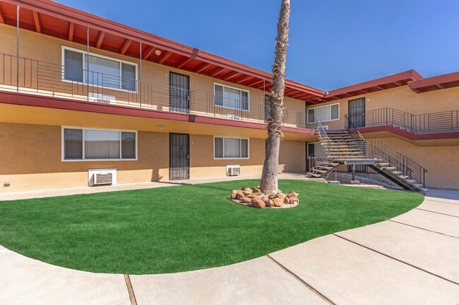 Oakridge Apartments in Antioch, CA - Foto de edificio - Building Photo