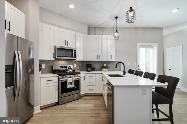 2537 Grays Ferry Ave in Philadelphia, PA - Building Photo - Building Photo