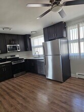 2431 N 76th Ct, Unit 3w in Elmwood Park, IL - Building Photo - Building Photo