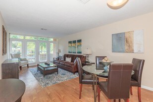 Windover in Knoxville, TN - Building Photo