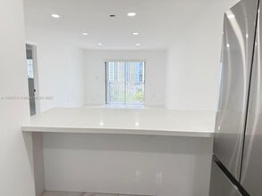 7101 Byron Ave in Miami Beach, FL - Building Photo - Building Photo