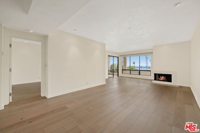 130 Ocean Park Blvd in Santa Monica, CA - Building Photo - Building Photo