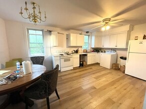 6 Brook St in Medfield, MA - Building Photo - Building Photo