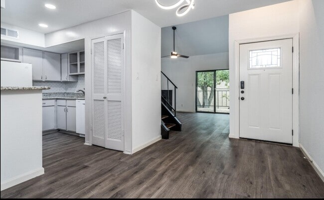 property at 10811 Richmond Ave