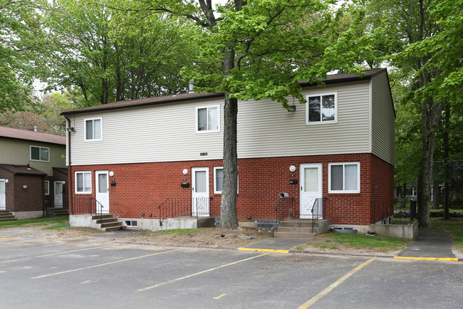 Sunset Gardens in Waterbury, CT - Building Photo - Building Photo