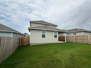 2700 Paragon Fox Dr in Pflugerville, TX - Building Photo - Building Photo