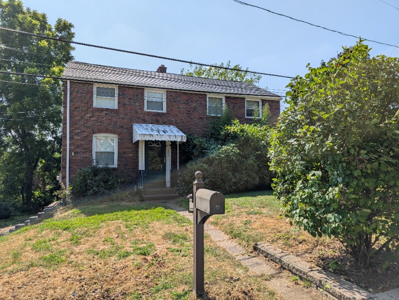 195 Victory Ln in Leetsdale, PA - Building Photo