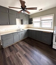 929 E Clarke St, Unit A in Milwaukee, WI - Foto de edificio - Building Photo