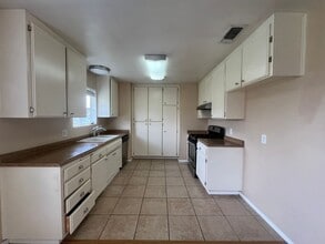 20411 Steeple Ct in Tehachapi, CA - Building Photo - Building Photo