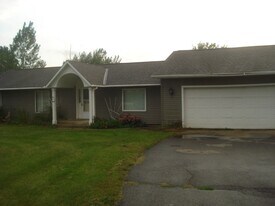 22968 160th St NE in New London, MN - Building Photo