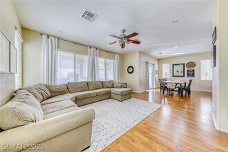 1049 Garnet Ridge Ct in Las Vegas, NV - Building Photo - Building Photo