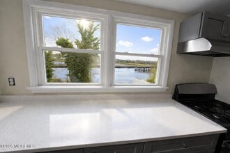 23 Rector Pl in Red Bank, NJ - Building Photo - Building Photo