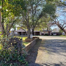 2750 Reservoir Ln in Redding, CA - Building Photo - Building Photo