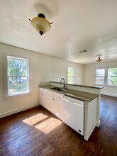 414 Orange Ave in New Braunfels, TX - Building Photo - Building Photo