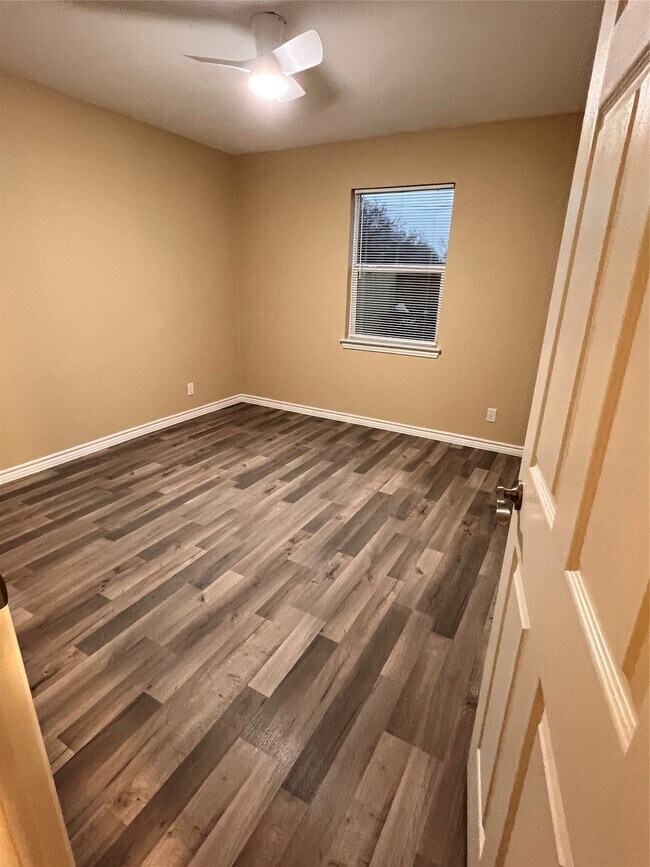 27803 Calvert Rd in Tomball, TX - Building Photo - Building Photo