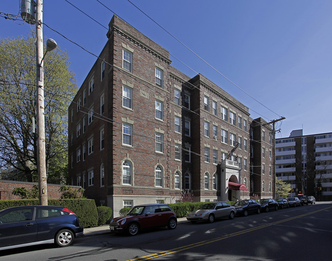 Dean Howells in Cambridge, MA - Foto de edificio - Building Photo