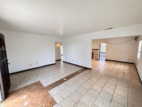 1335 W Vista Way, Unit 1335 W Vista Way Unit A in Vista, CA - Building Photo - Building Photo