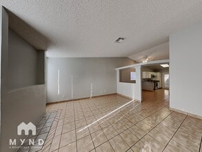 605 Jonathan Glen Way in Las Vegas, NV - Building Photo - Building Photo