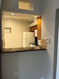 2011 Spenwick Dr photo'