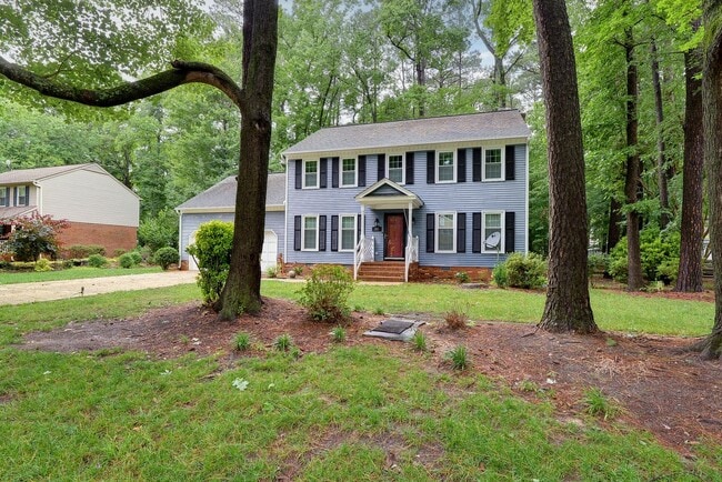 103 Lakewood Cir in Yorktown, VA - Foto de edificio - Building Photo