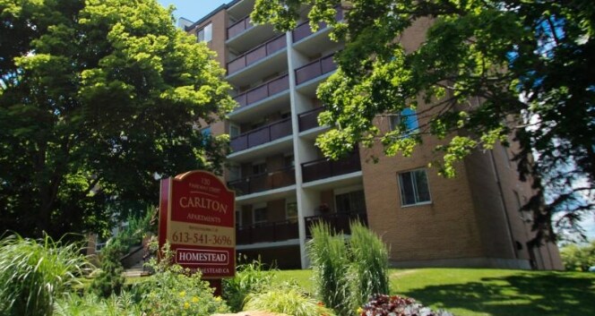 Carlton in Kingston, ON - Building Photo