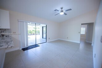 9815 NW 43rd St in Sunrise, FL - Building Photo - Building Photo