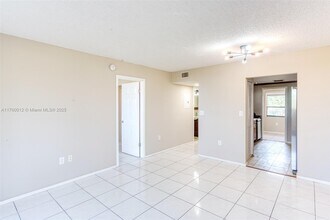 7401 NW 16th St, Unit 408 in Plantation, FL - Building Photo - Building Photo