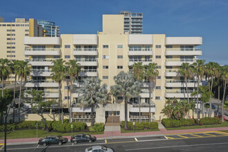 Masada II in Miami Beach, FL - Building Photo - Building Photo