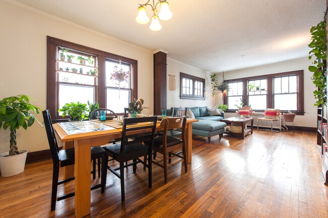 2408 Plymouth Ave N, Unit 3