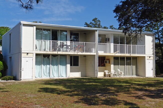 303 Taylor St in Fort Walton Beach, FL - Foto de edificio - Building Photo