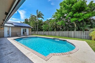 9841 SW 1st St in Plantation, FL - Building Photo