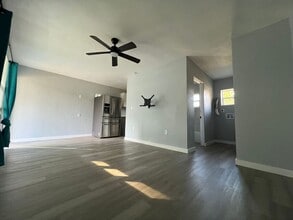 351 Ave N NE-Unit -1 in Winter Haven, FL - Foto de edificio - Building Photo