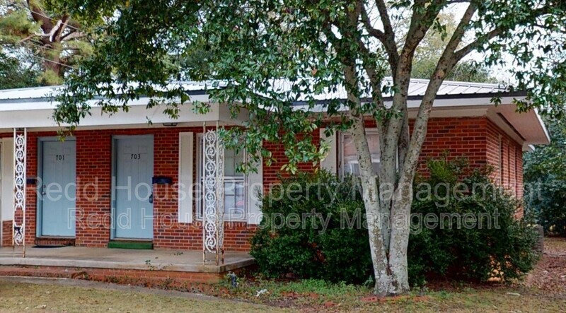 703 Simmons St in Enterprise, AL - Foto de edificio