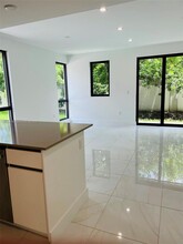 5521 W Oak Wy in Davie, FL - Building Photo - Building Photo