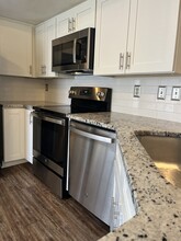 8132 McGuire Dr, Unit Townhouse in Raleigh, NC - Building Photo - Building Photo