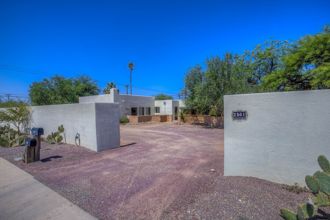 2501 E Edison St in Tucson, AZ - Building Photo