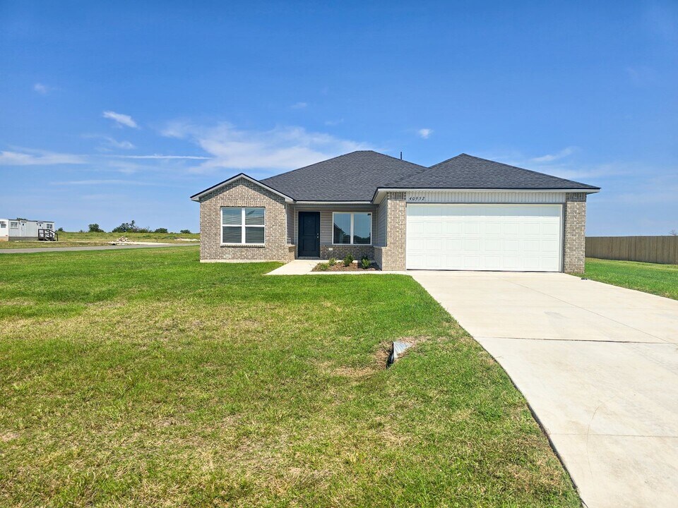 40952 Shawnee Meadows Dr in Shawnee, OK - Building Photo