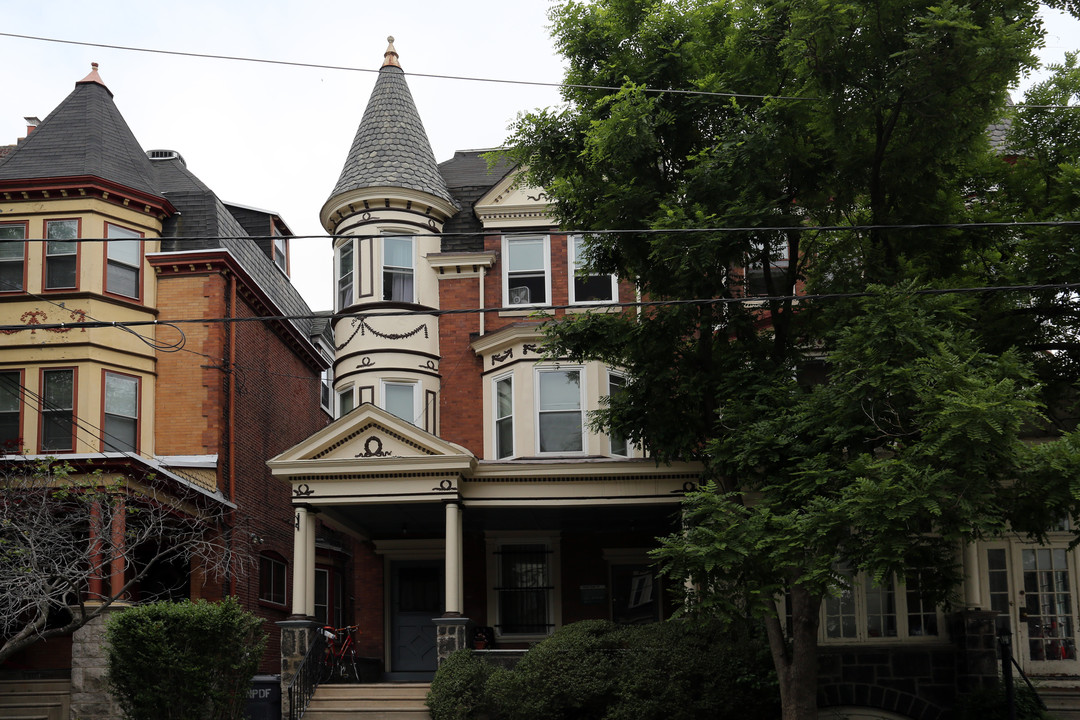 4403 Pine Street in Philadelphia, PA - Building Photo