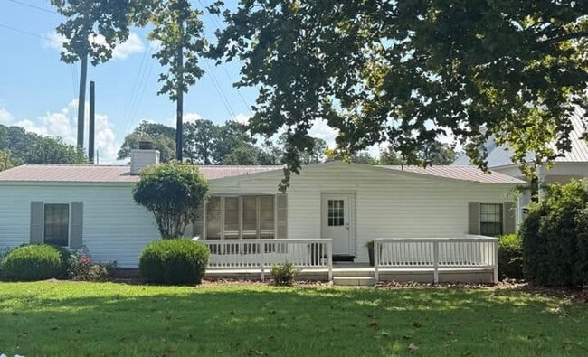 property at 1052 Flournoy Rd
