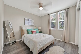 6635 Queensclub Dr in Houston, TX - Foto de edificio - Building Photo