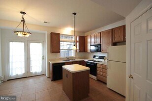 4312 Mallory Hill Ln in Fairfax, VA - Building Photo