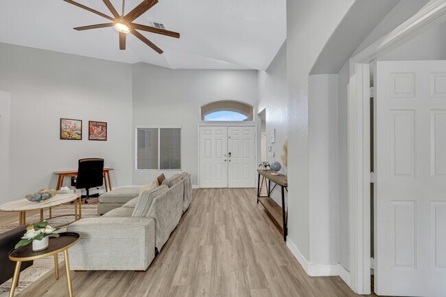 6649 Star View Ct in Las Vegas, NV - Building Photo - Building Photo